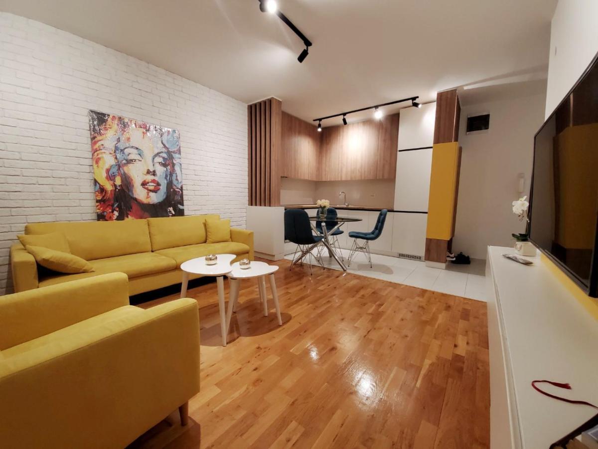 Central Apartment 斯科普里 外观 照片