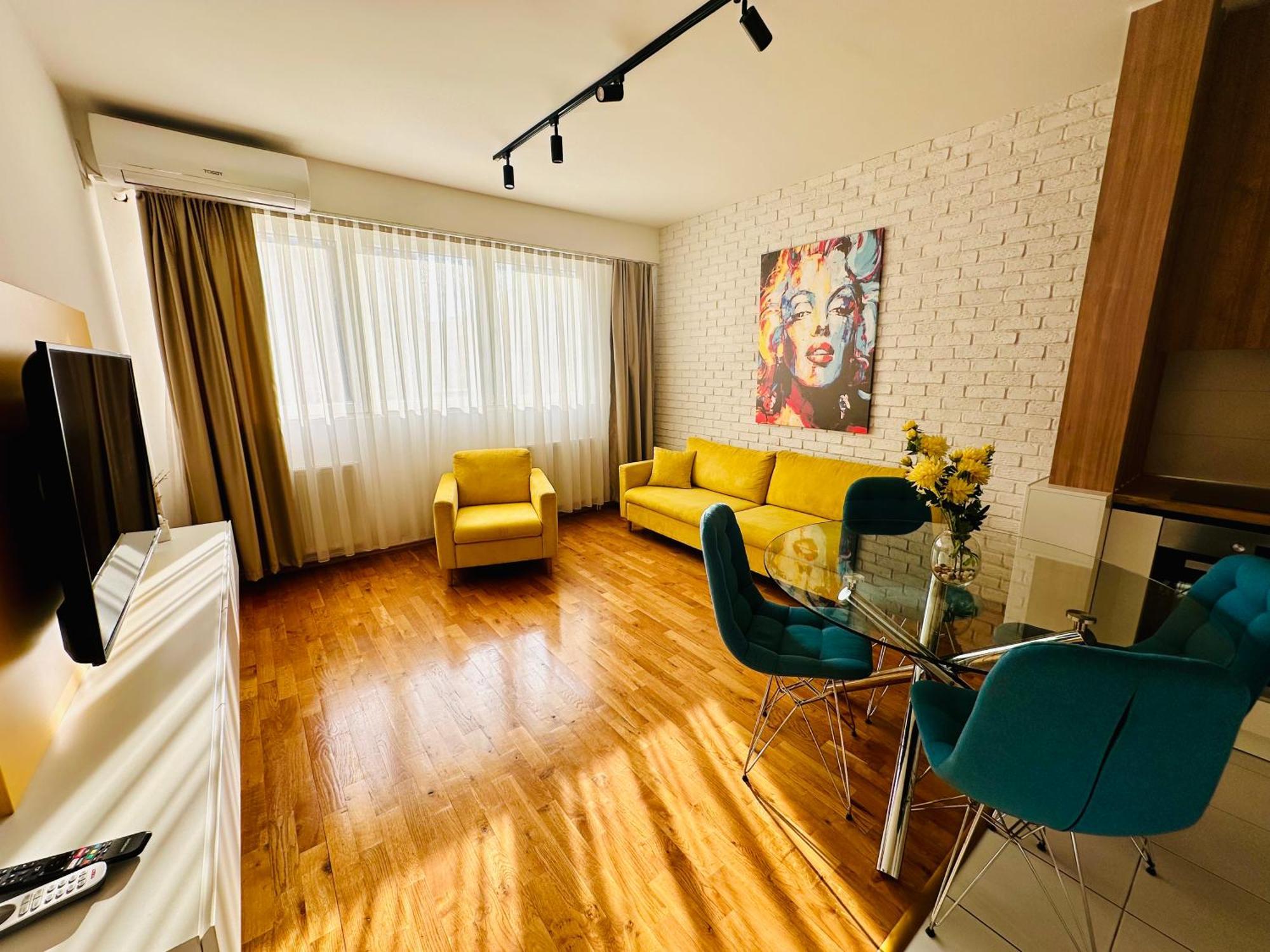 Central Apartment 斯科普里 外观 照片